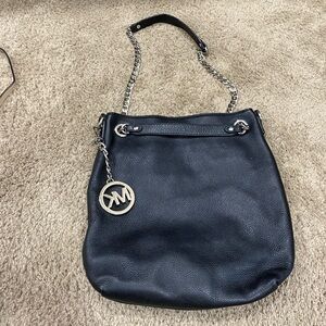 EUC Michael Kors classic black Pebbled Leather shoulder bag